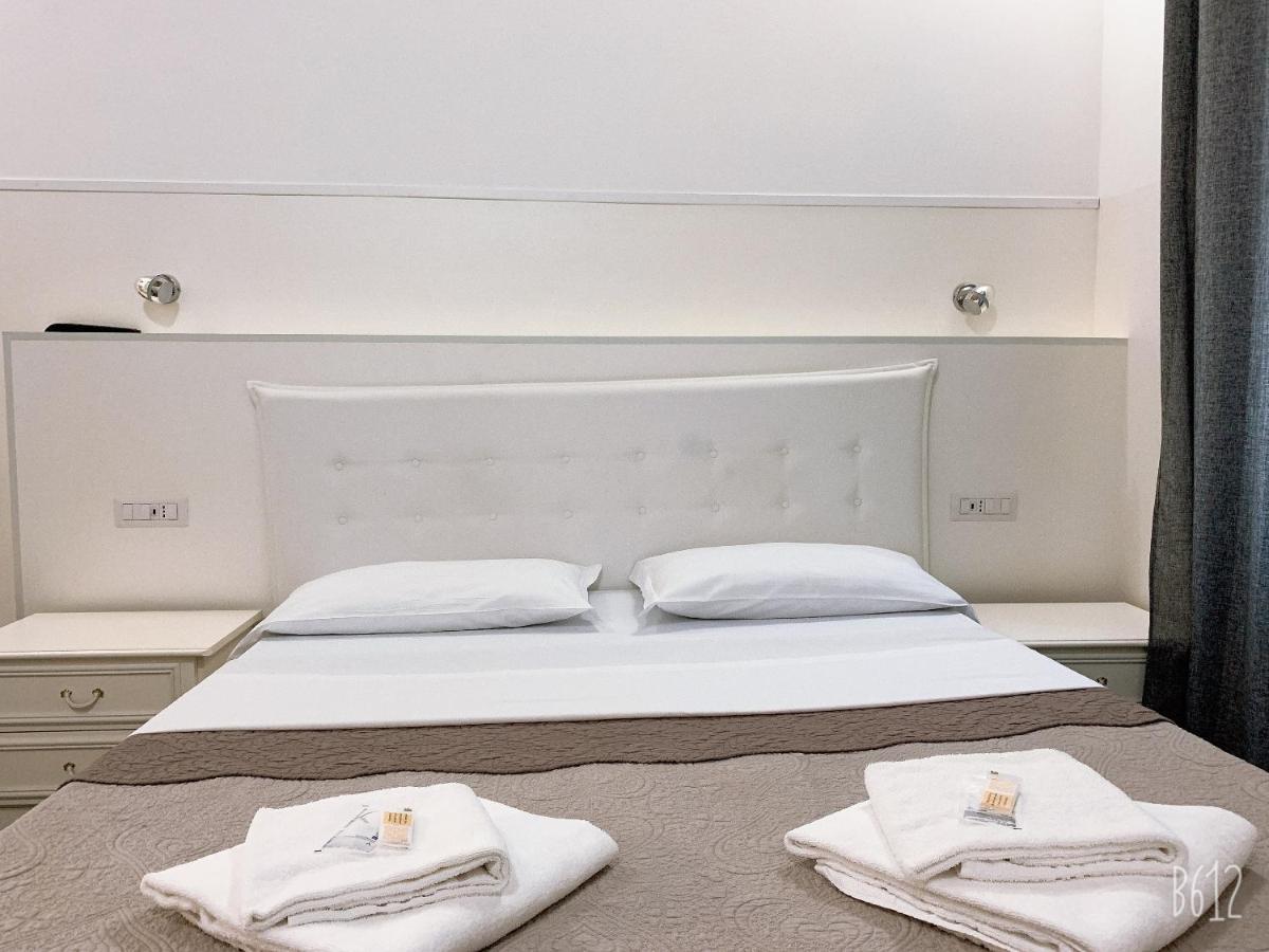 Golden Nice Apartment Рим Екстериор снимка