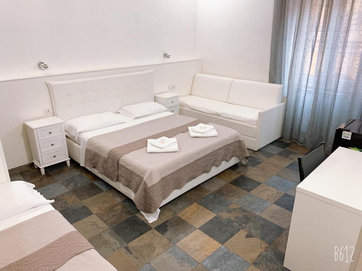 Golden Nice Apartment Рим Екстериор снимка