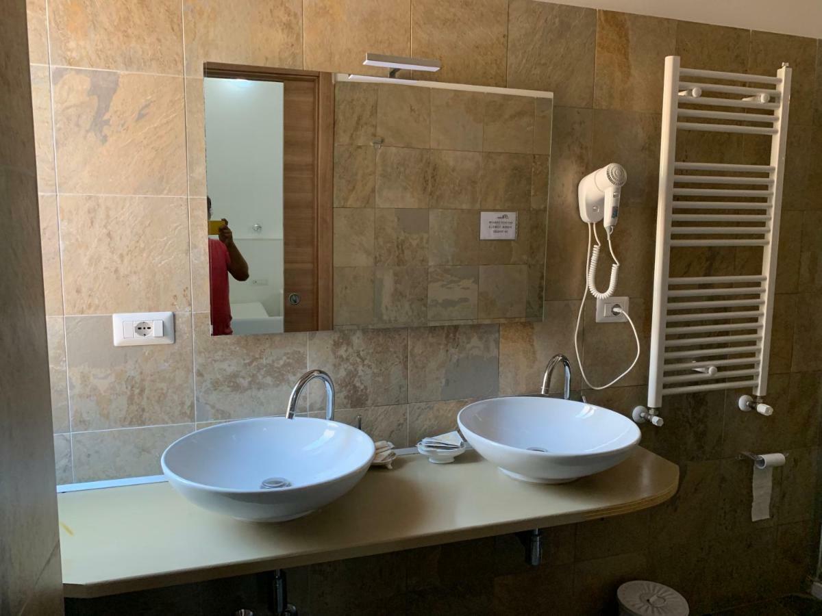 Golden Nice Apartment Рим Екстериор снимка