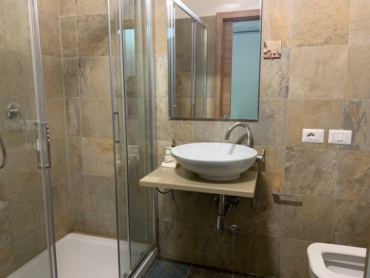 Golden Nice Apartment Рим Екстериор снимка